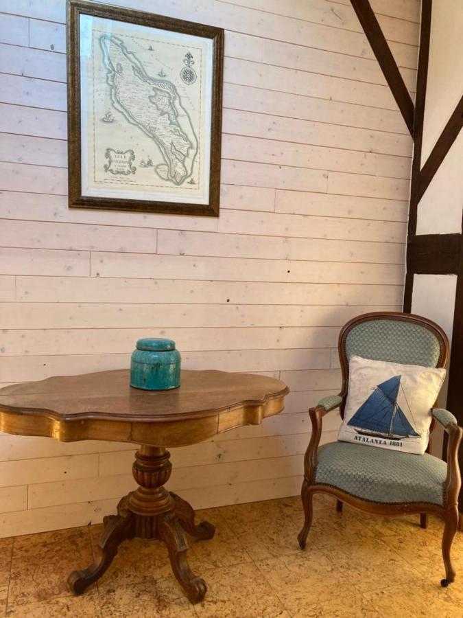 Le Chai Maison De Charme Pour Tribu Joyeuse Le Château-dʼOléron Esterno foto
