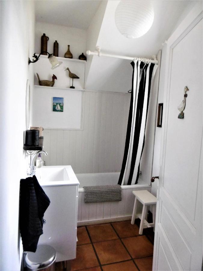 Le Chai Maison De Charme Pour Tribu Joyeuse Le Château-dʼOléron Esterno foto