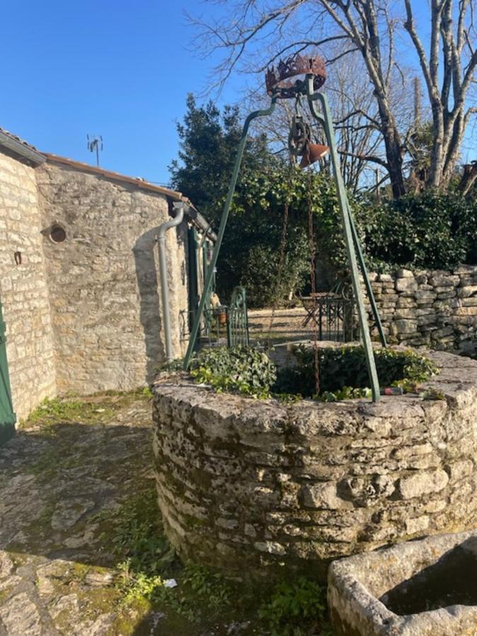 Le Chai Maison De Charme Pour Tribu Joyeuse Le Château-dʼOléron Esterno foto