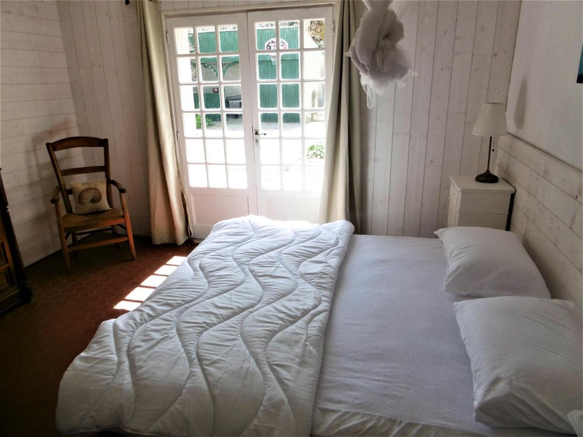 Le Chai Maison De Charme Pour Tribu Joyeuse Le Château-dʼOléron Esterno foto