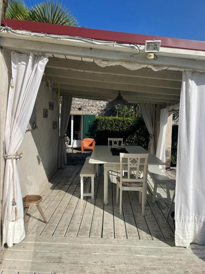 Le Chai Maison De Charme Pour Tribu Joyeuse Le Château-dʼOléron Esterno foto